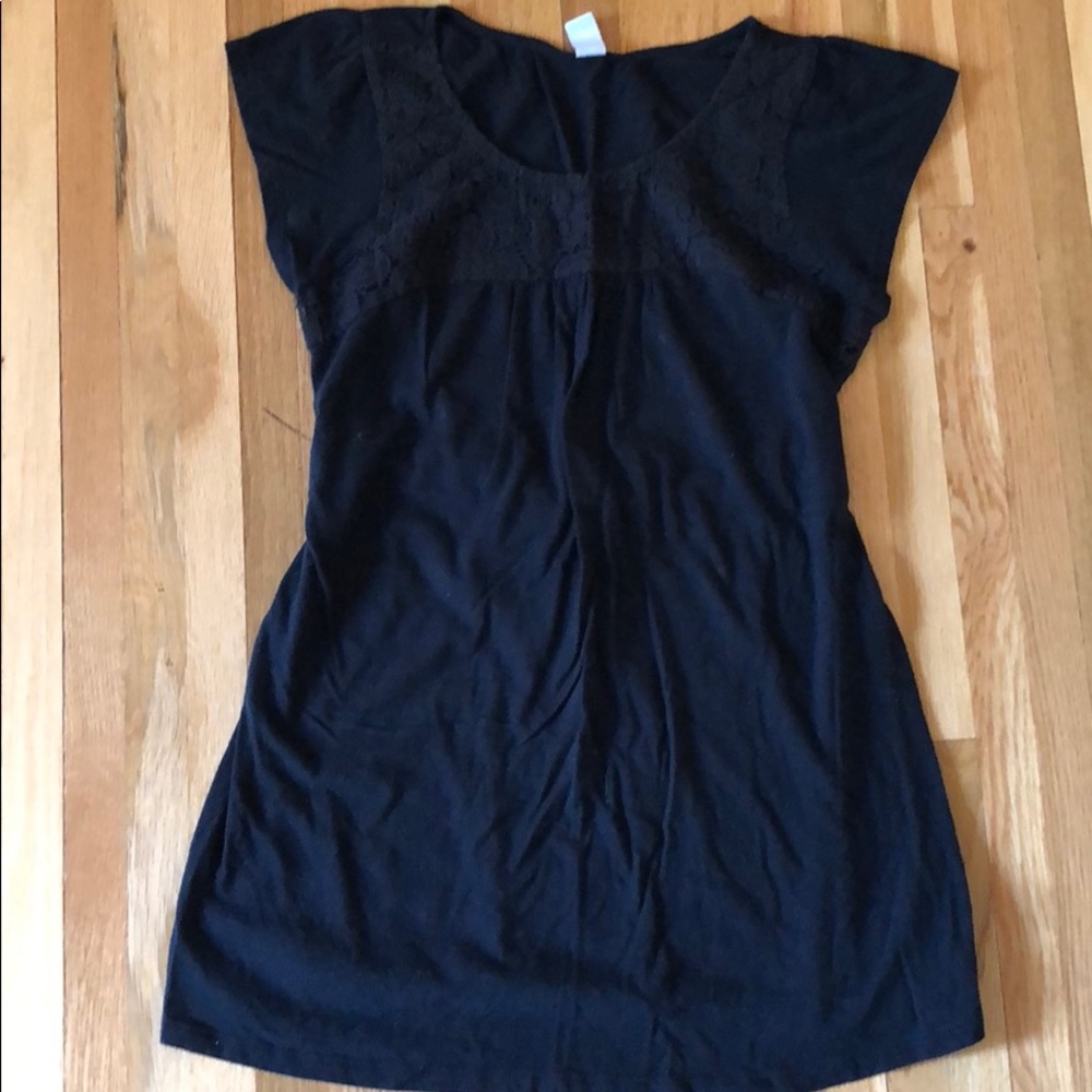 Set of 2 black maternity tops size M!
